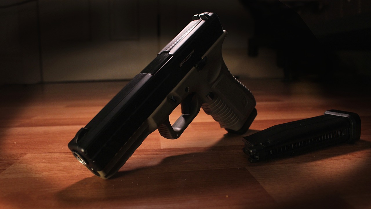 glock, gun, pistol-2424292.jpg